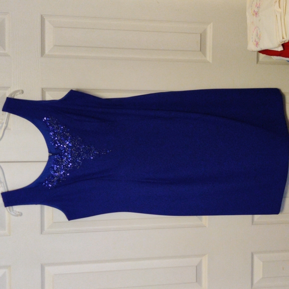 Suit - Picture 2 of 6